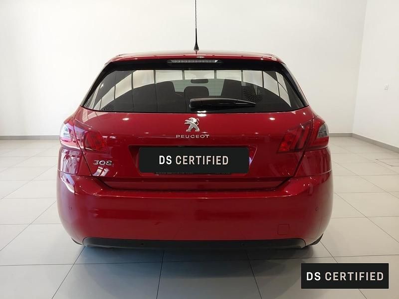 Usado Peugeot 308 Allure 131 CV (96 kW) 2021 Rojo Berlina