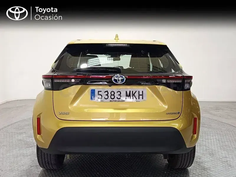 Usado Toyota Yaris Cross Active 116 CV (85 kW) 2023 Beige SUV