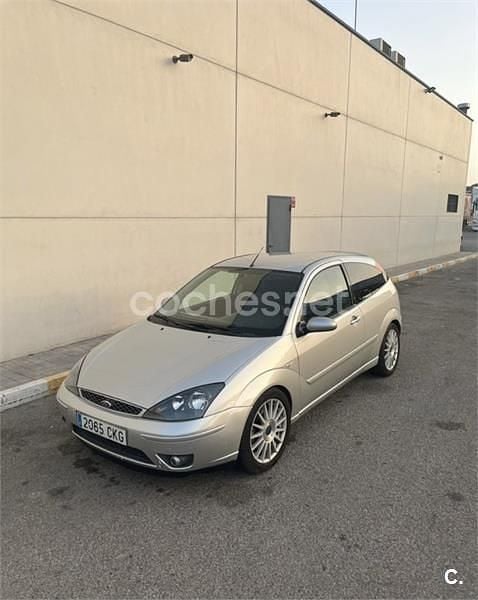 Käytetty Ford Focus ST 170 HP (125 kW) 2003 Harmaa Sedan