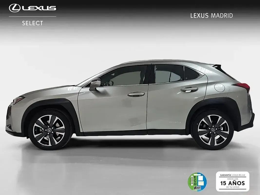 Usado Lexus UX 183 CV (134 kW) 2021 Plateado SUV