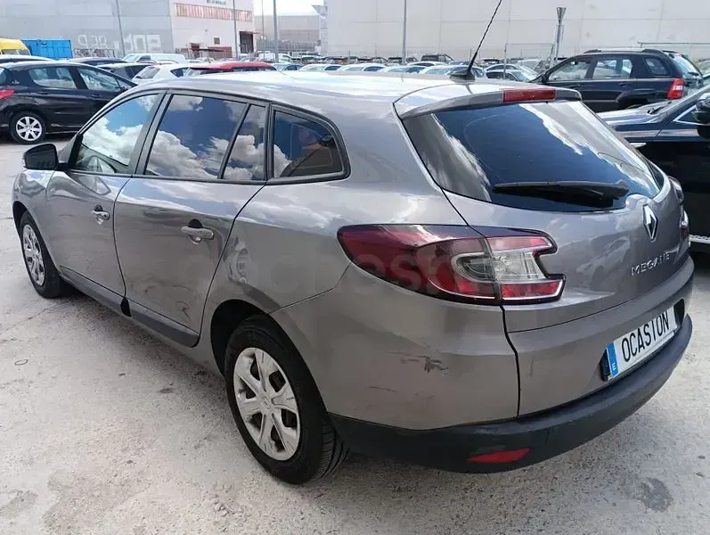 Usado Renault Mégane GrandTour Business 110 HP (80 kW) 2010 Cinzento Carrinha