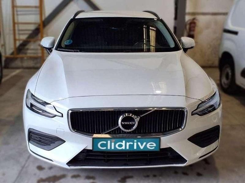 Usado Volvo V60 Momentum 190 CV (139 kW) 2021 Blanco Familiar