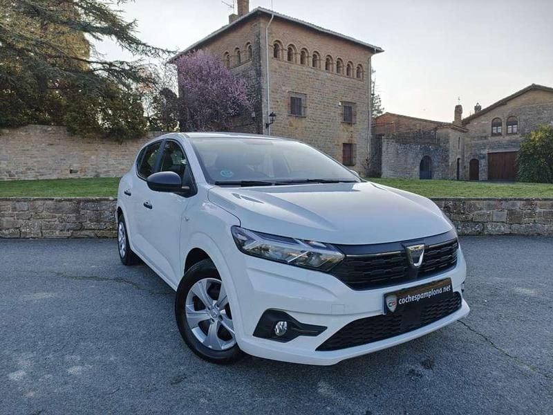 Usado Dacia Sandero Essentiel 67 CV (49 kW) 2021 Blanco Utilitario