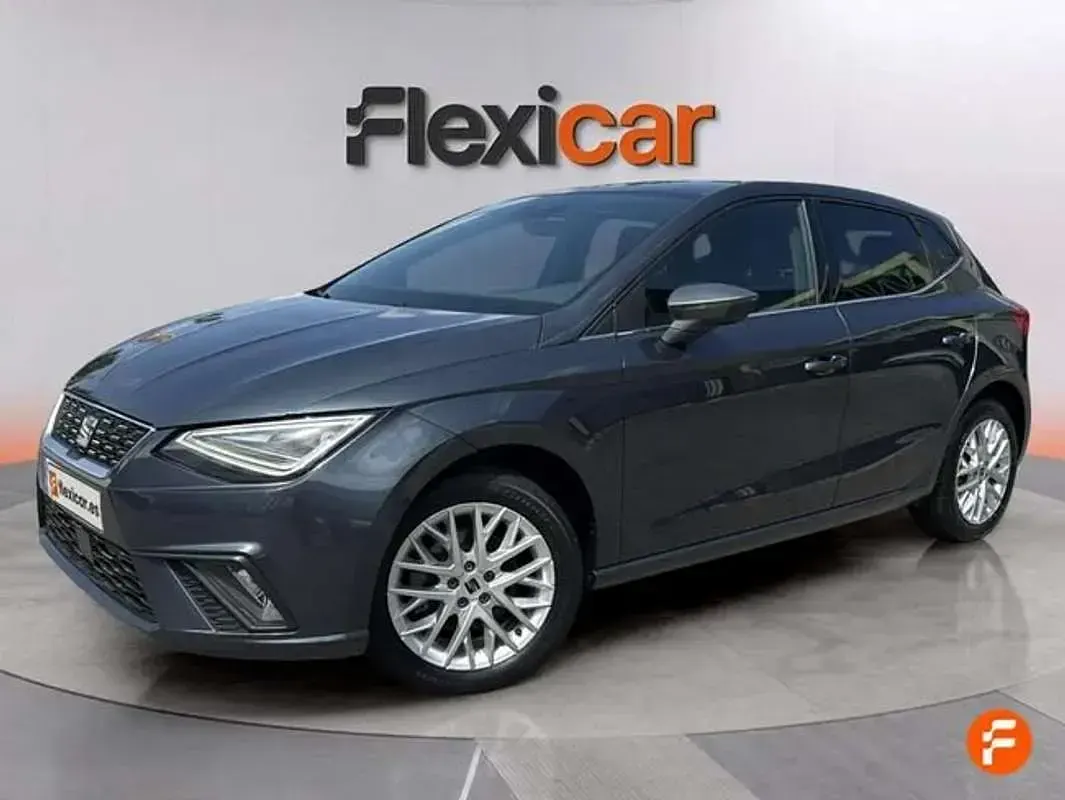 Usado Seat Ibiza XCELLENCE 116 CV (85 kW) 2024 Gris Utilitario