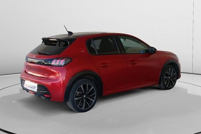 Usado Peugeot 208 GT 102 CV (75 kW) 2022 Rojo Utilitario