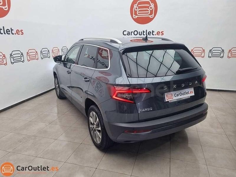 Usado Skoda Karoq Ambition 150 CV (110 kW) 2022 Gris / plata SUV