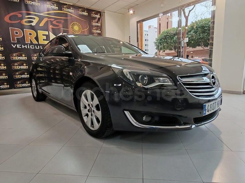 Usado Opel Insignia Excellence 140 CV (102 kW) 2014 Gris / plata Berlina