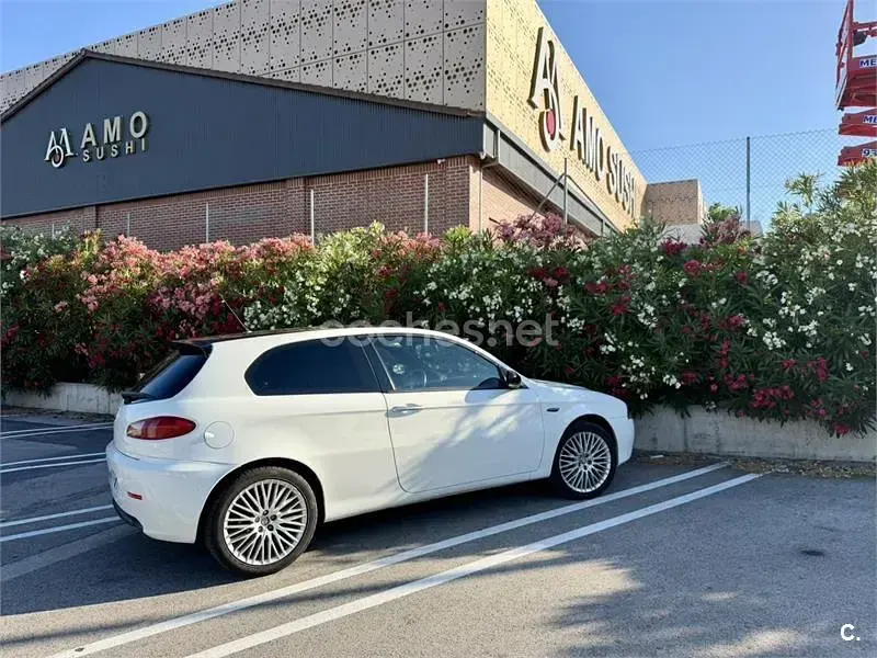 Usado Alfa Romeo 147 Distinctive 150 CV (110 kW) 2007 Blanco Utilitario