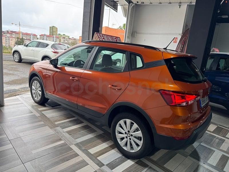Usado Seat Arona Ecomotive 95 CV (69 kW) 2018 Naranja SUV