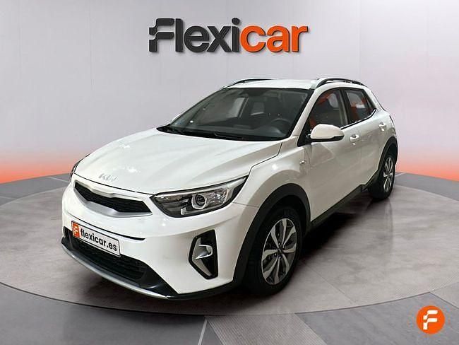 Usado Kia Stonic 100 CV (73 kW) 2025 Blanco SUV
