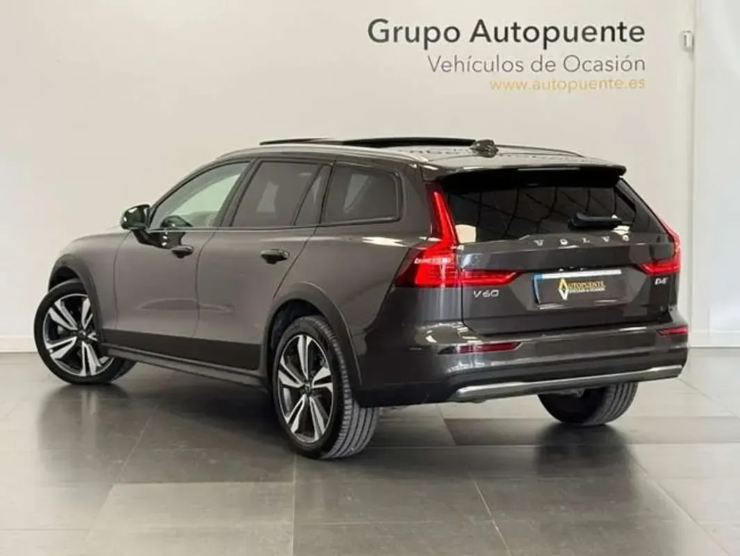 Usado Volvo V60 Ultimate 197 CV (144 kW) 2023 Gris Familiar
