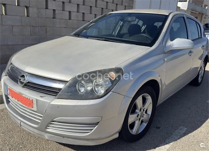 Usado Opel Astra Enjoy 90 CV (66 kW) 2006 Gris / plata Berlina