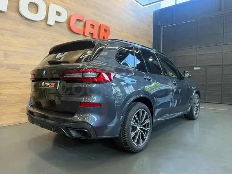 Usado BMW X5 Comfort Edition 286 CV (210 kW) 2022 Gris / plata SUV