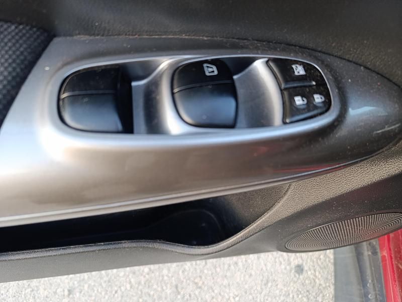 Usado Nissan Juke Acenta 115 CV (84 kW) 2014 Granate SUV