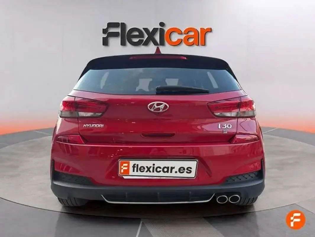 Usado Hyundai i30 N Line 120 CV (88 kW) 2019 Rojo Utilitario