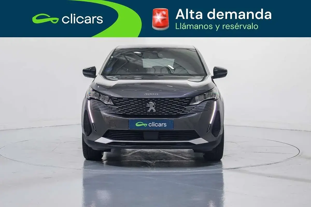 Usado Peugeot 3008 Allure 179 CV (131 kW) 2023 Gris SUV
