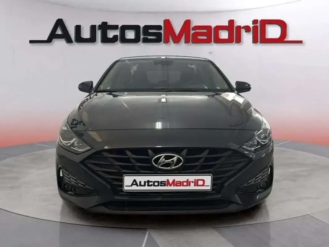 Usado Hyundai i30 110 CV (80 kW) 2021 Gris Utilitario