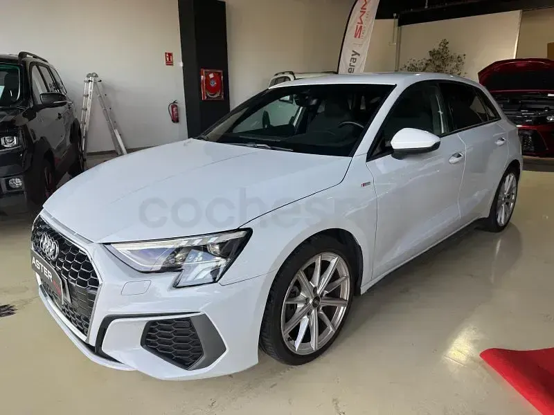 Usado Audi A3 S-Line 150 CV (110 kW) 2022 Blanco Berlina