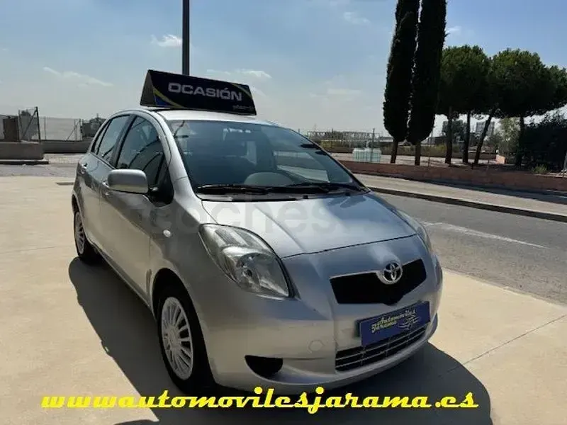Occasion Toyota Yaris Sol 87 PK (63 kW) 2007 Grijs Hatchback