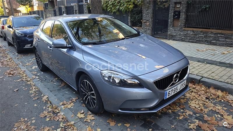 Usado Volvo V40 Inscription 122 CV (89 kW) 2017 Gris / plata Berlina