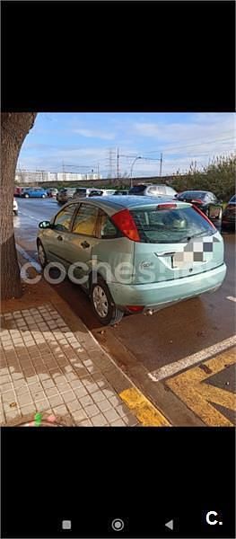 Usado Ford Focus Ghia 90 CV (66 kW) 2000 Verde Berlina