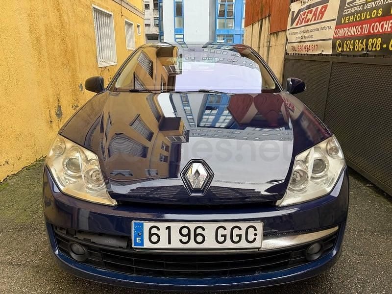Usado Renault Laguna III 130 CV (95 kW) 2010 Azul Berlina