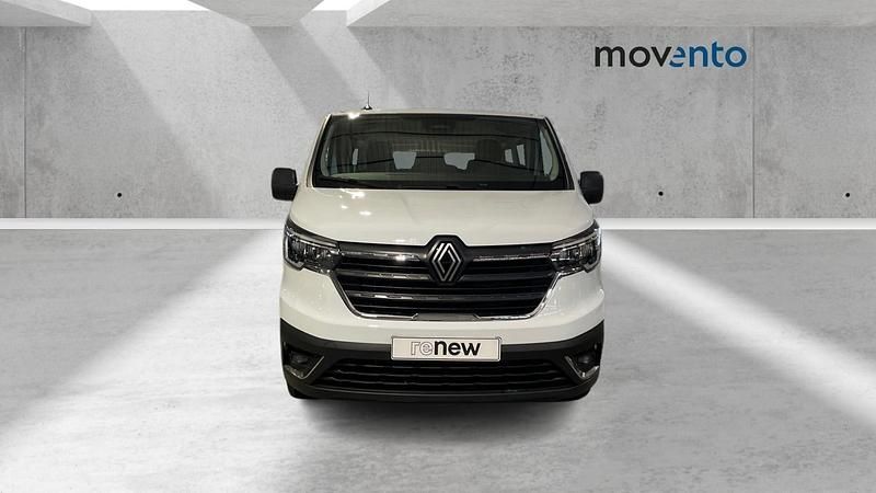 Usado Renault Trafic 110 CV (80 kW) 2025 Blanco Monovolumen