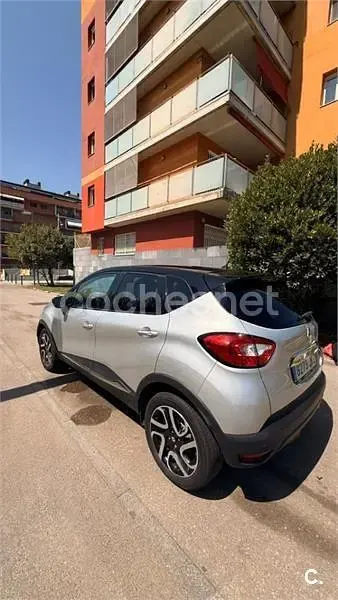 Usado Renault Captur Intens 90 CV (66 kW) 2015 Gris / plata SUV