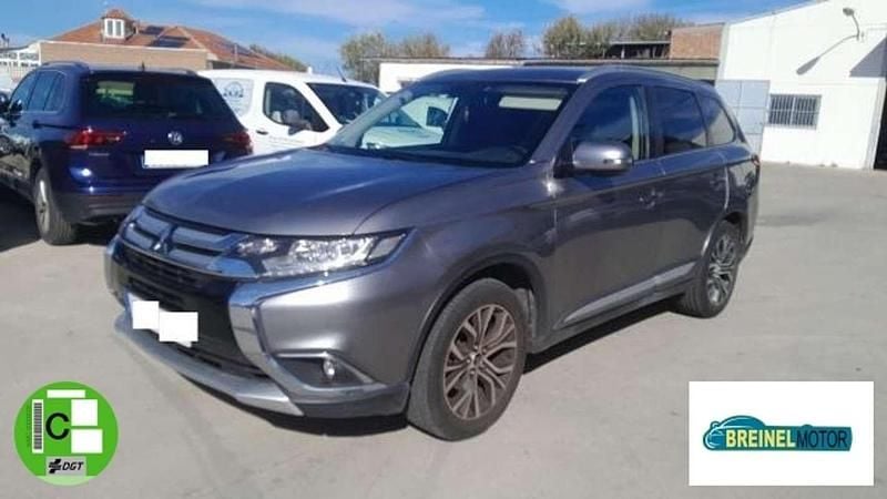Usado Mitsubishi Outlander Motion 150 CV (110 kW) 2017 Gris SUV