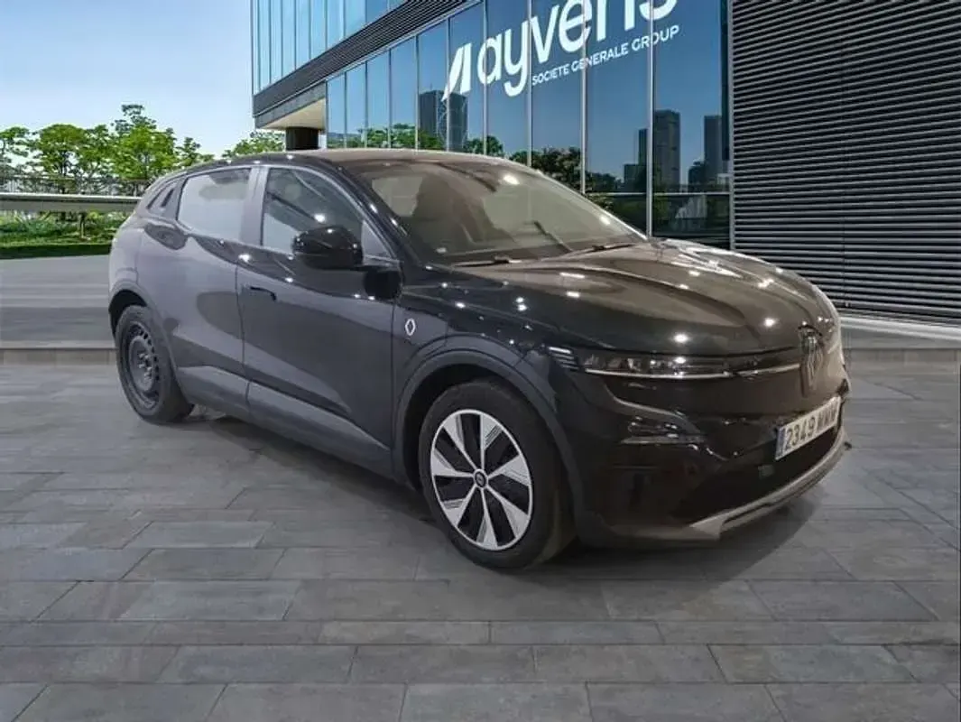 Usado Renault Megane E-Tech Evolution 96 kW (131 CV) 2023 Negro Utilitario