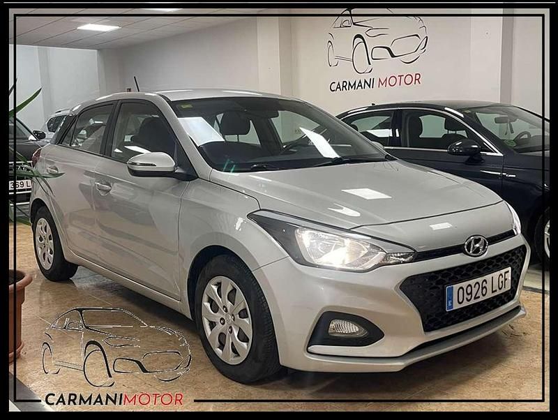 Gris Usado 2020 Hyundai i20 Utilitario | 12.990 € (Precio justo) - Imagen 1/4