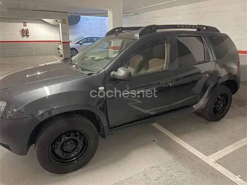 Usado Dacia Duster Ambiance 109 CV (80 kW) 2014 Negro SUV