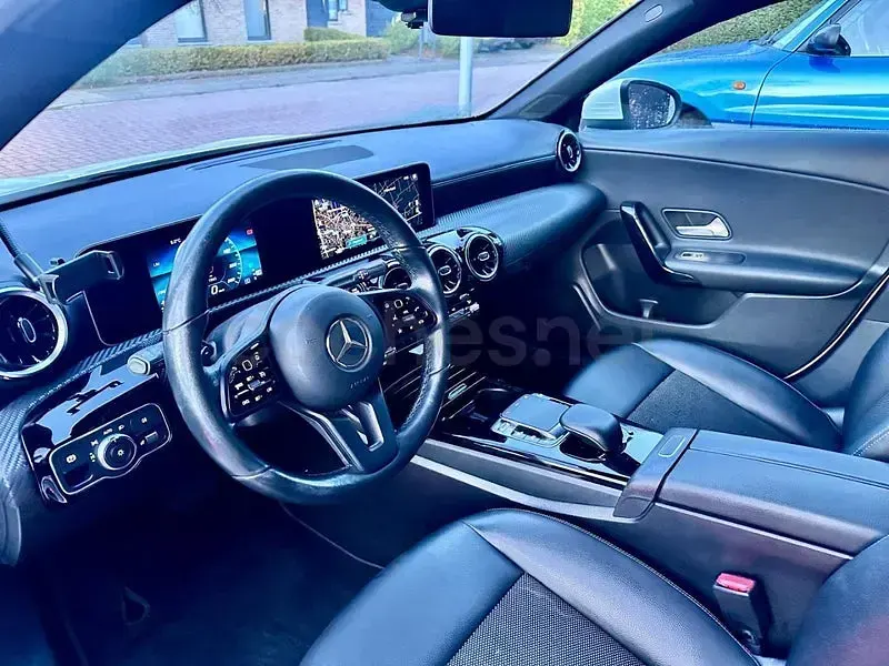 Usado Mercedes CLA200 136 CV (100 kW) 2019 Blanco Berlina