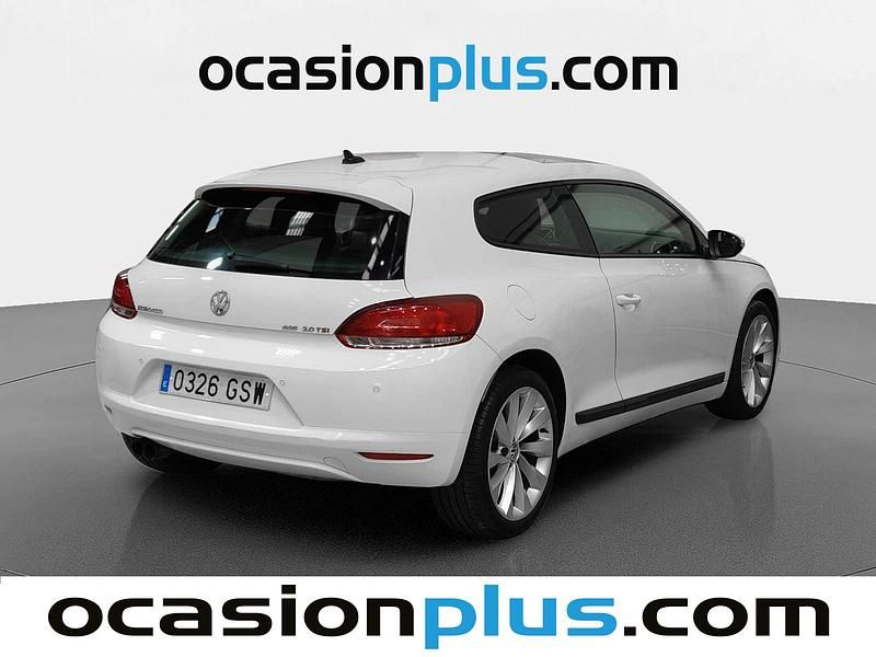 Begagnad VW Scirocco 200 HK (147 kW) 2010 Vit Sportkupé