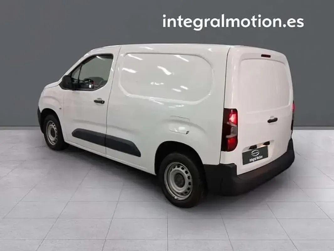 Usado Peugeot Partner 102 CV (75 kW) 2021 Blanco Monovolumen