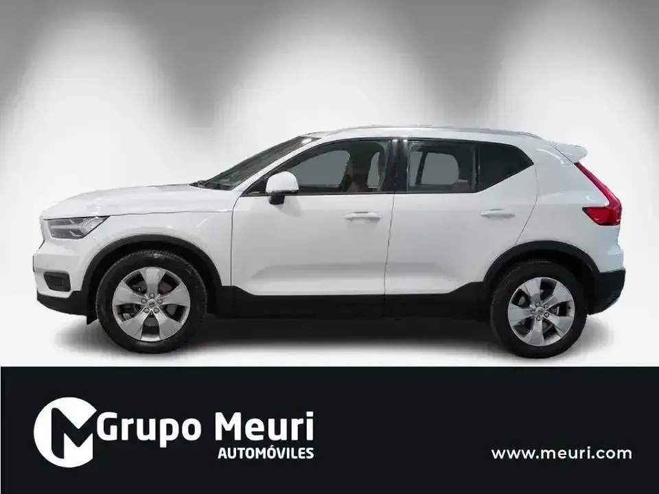 Usado Volvo XC40 Momentum 190 CV (139 kW) 2018 Blanco SUV