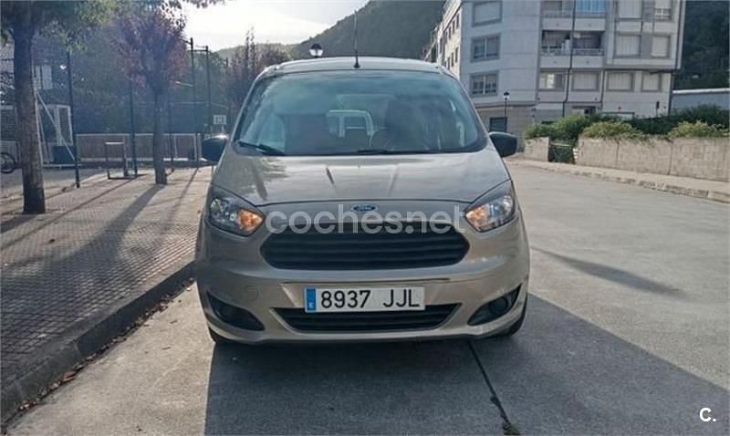 Beige Usado 2015 Ford Tourneo Courier Ambiente Monovolumen | 11.000 € - Imagen 1/4