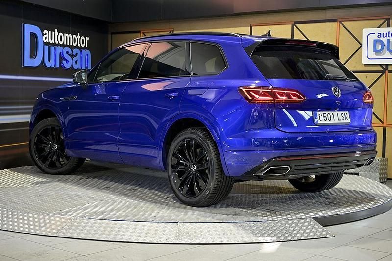 Usado VW Touareg R 462 CV (339 kW) 2021 Azul SUV