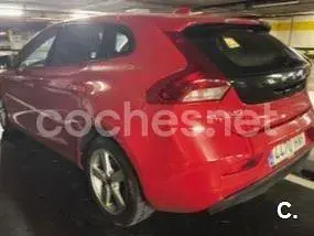 Usado Volvo V40 Momentum 115 CV (84 kW) 2014 Rojo Berlina