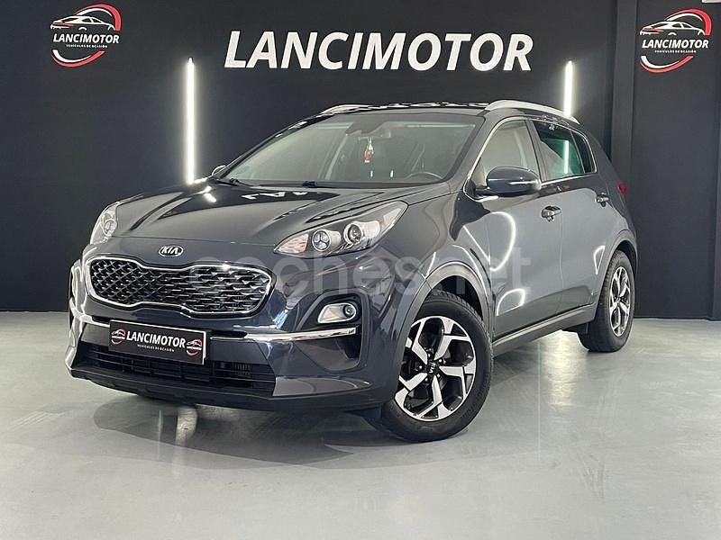Usado Kia Sportage Plus 136 CV (100 kW) 2021 Gris / plata SUV