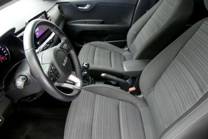 Usado Kia Stonic 84 CV (61 kW) 2022 SUV