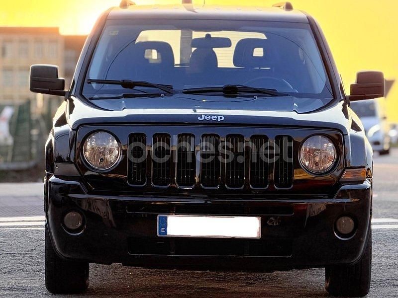 Usado Jeep Patriot Limited 140 CV (102 kW) 2009 Negro SUV