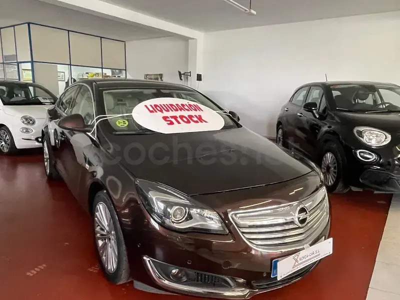 Usado Opel Insignia Excellence 140 CV (102 kW) 2013 Granate Berlina