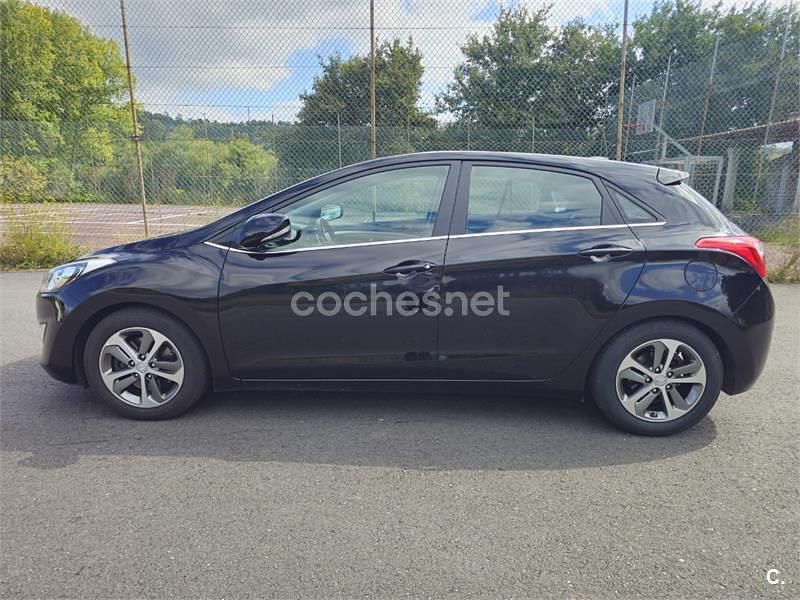 Usado Hyundai i30 GO! 136 CV (100 kW) 2015 Negro Berlina