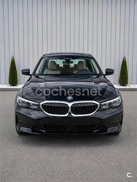 Usado BMW 320e Comfort Edition 204 CV (150 kW) 2022 Negro Berlina