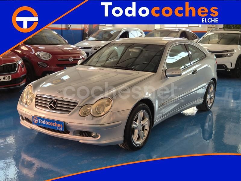 Gris / plata Usado 2004 Mercedes C220 Berlina | 3999 € (Buen precio) - Imagen 1/4
