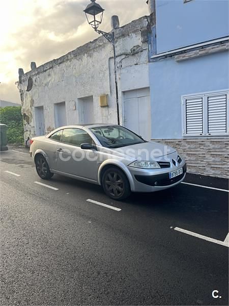 Gris / plata Usado 2008 Renault Mégane Cabriolet Authentique Descapotable | 1650 € (Buen precio) - Imagen 1/2