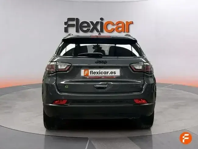 Usado Jeep Compass Night Eagle 130 CV (95 kW) 2022 Gris SUV