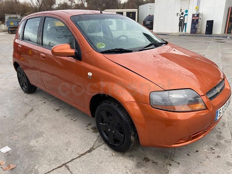 Usado Chevrolet Kalos SX 94 CV (69 kW) 2005 Naranja Berlina