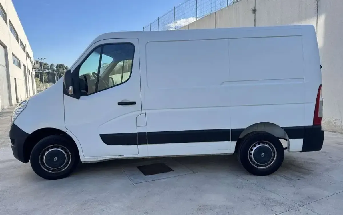 Usado Renault Master 110 CV (80 kW) 2017 Blanco Van
